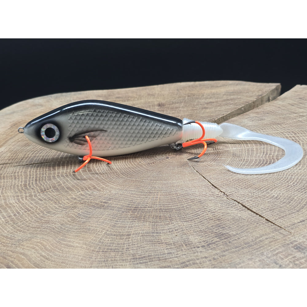 One 100Plus Lures Sting Black Roach 13.5cm 125g BKK UV Hooks