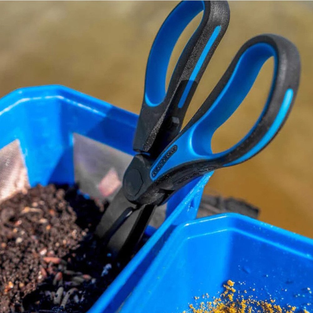 Preston Innovations Worm Scissors detail 5