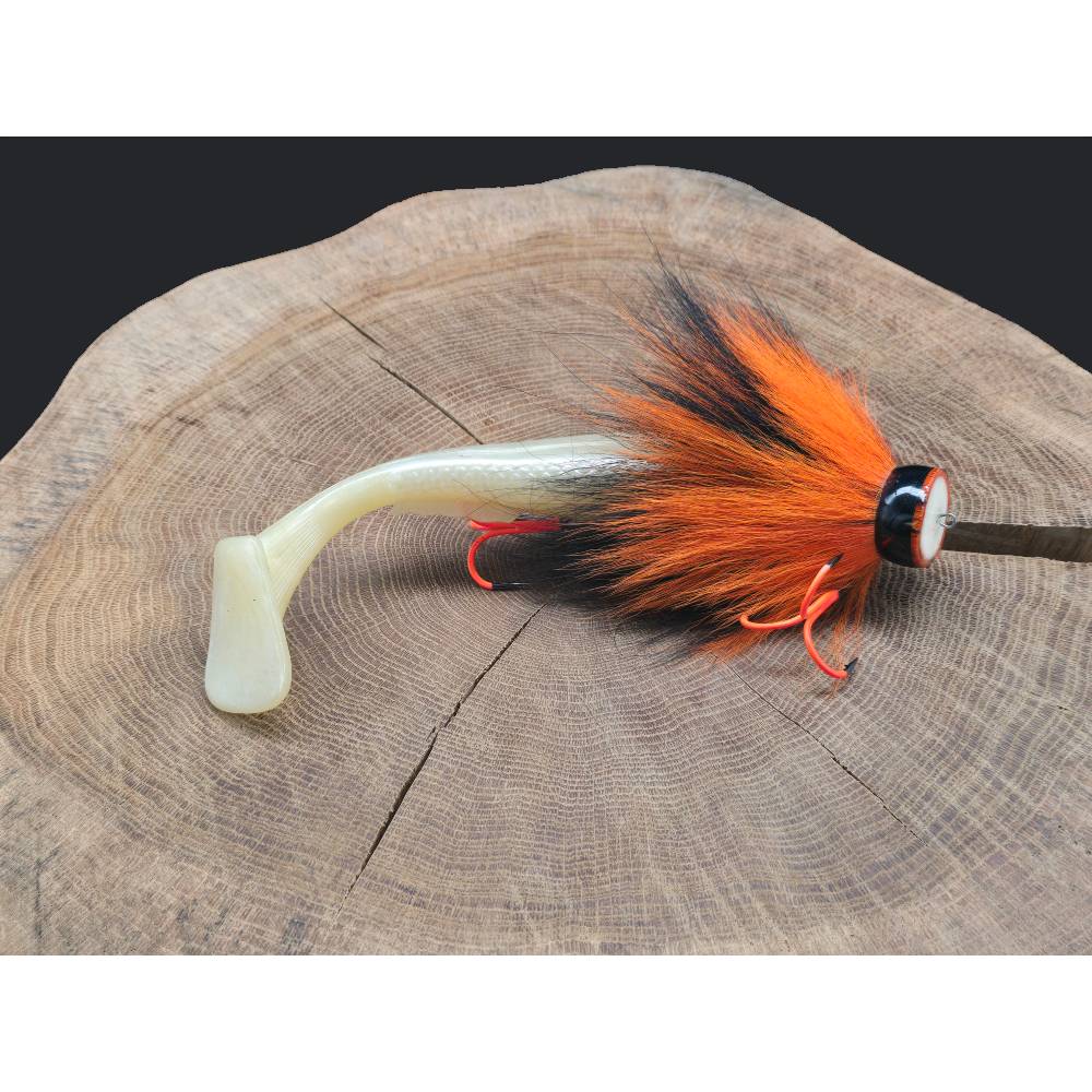 One 100Plus Lures Chaser 27cm 165g Black And Orange