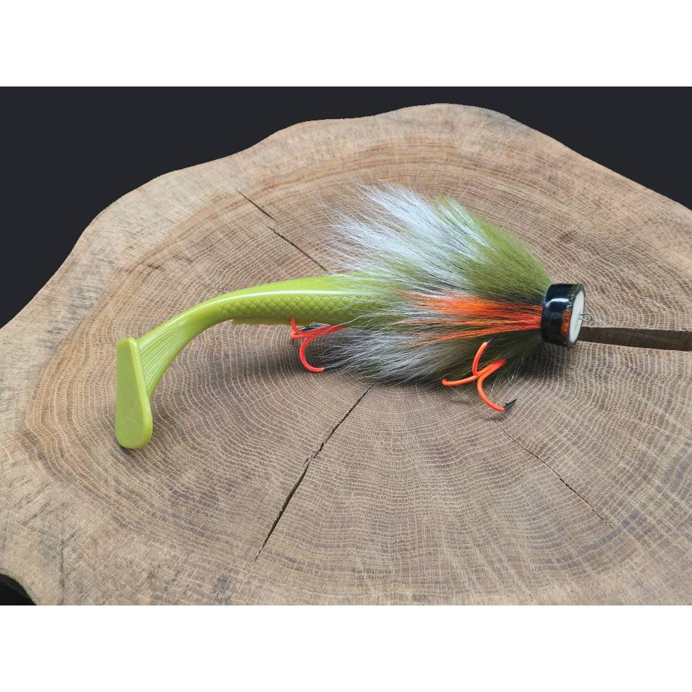 One 100Plus Lures Chaser 27cm 165g Green Olive White
