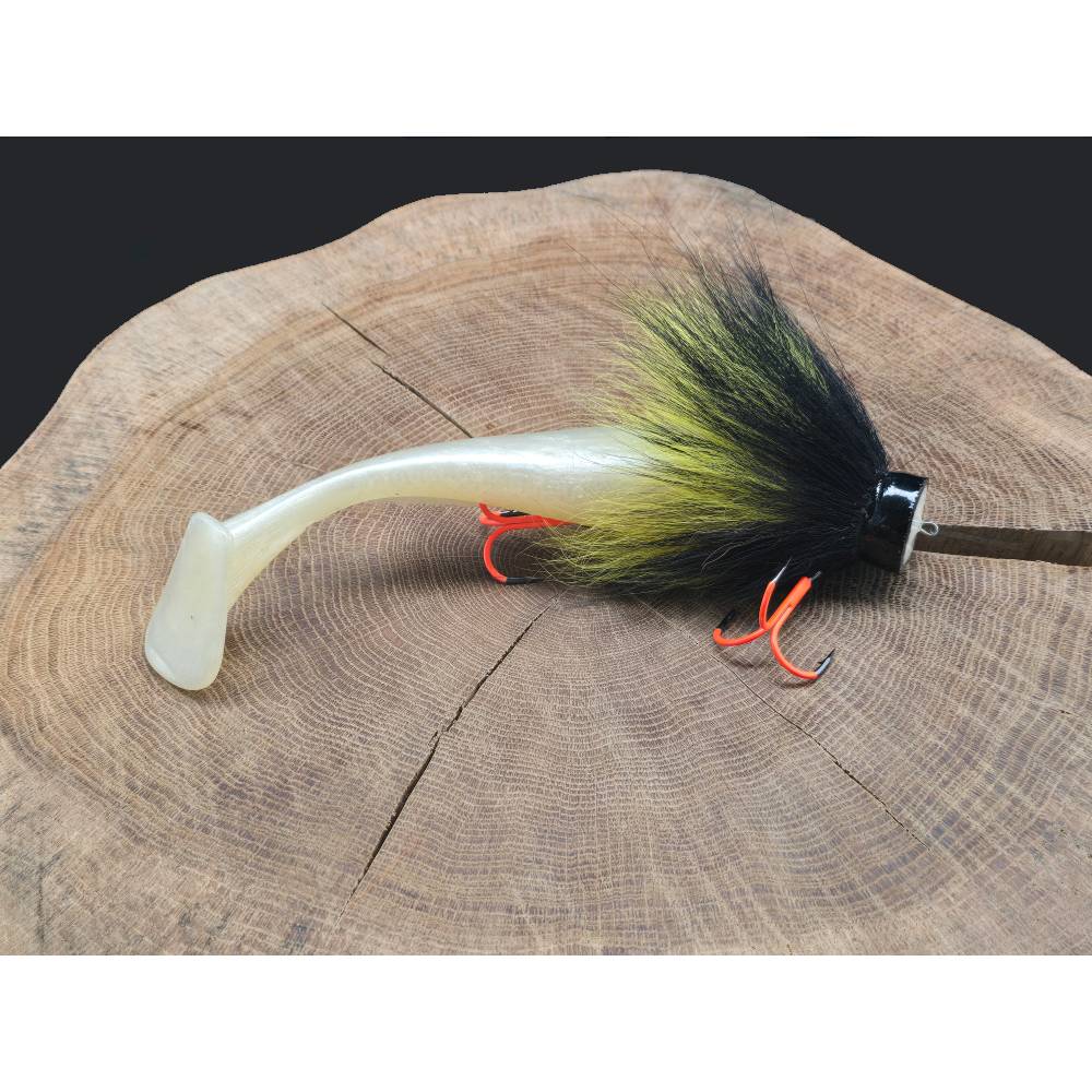 One 100Plus Lures Chaser 27cm 165g Black And Yellow