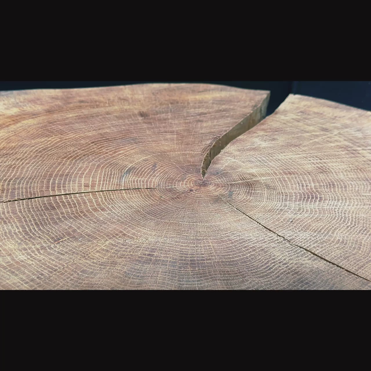 Load video: One 100Plus Lures Sting 13.5cm 125g  Royal Silver Roach