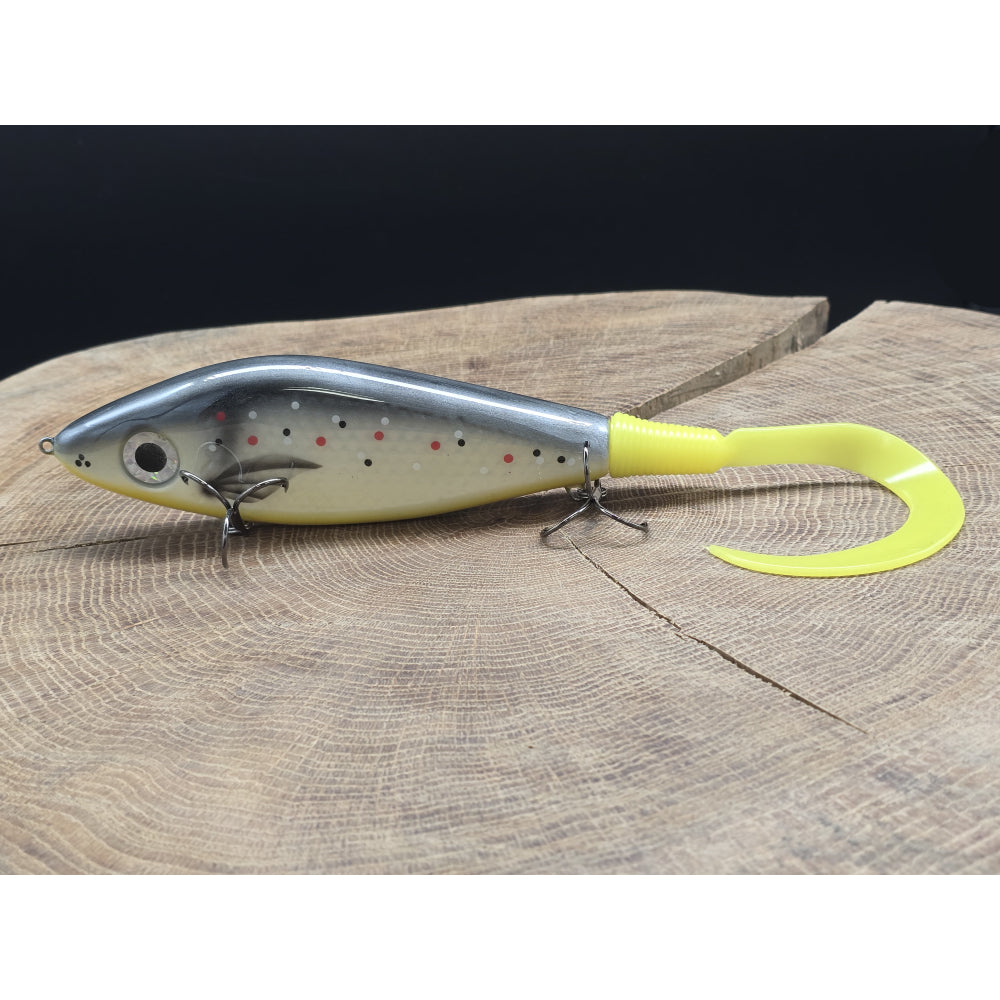 One 100Plus Lures Sting 16cm 160g Silver Trout